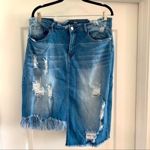 Fashion Nova Curve. 1X. Ripped Midi Skirt